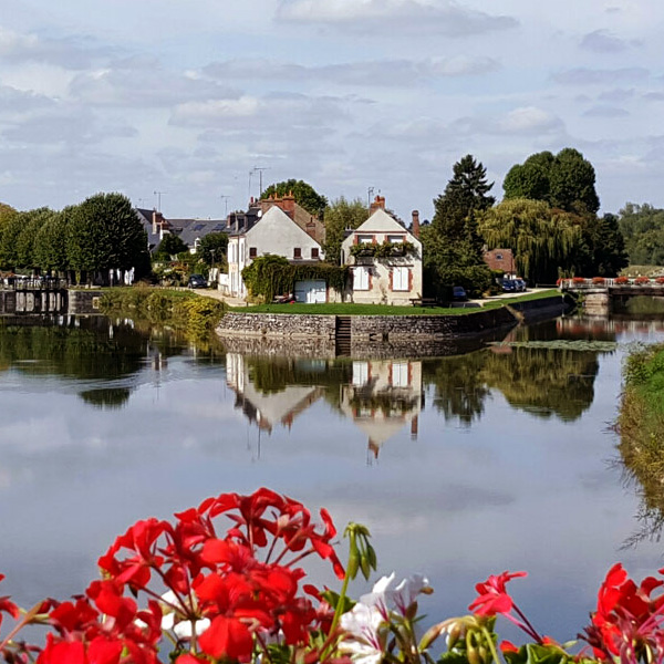 Mairie de Combleux { hôtel de ville commune de Combleux, 45800 }